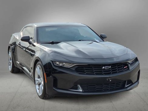 Used 2021 Chevrolet Camaro LT w/ RS Package RWD image 3