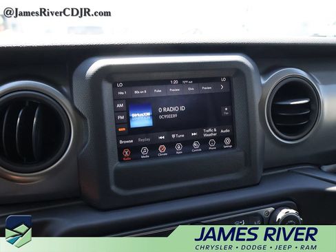 Used 2023 Jeep Wrangler Unlimited AWD/4WD image 33