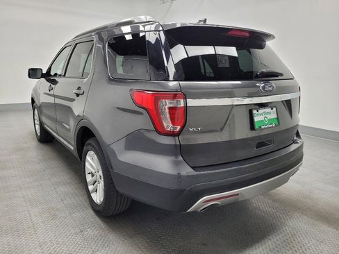 Used 2017 Ford Explorer XLT image 5