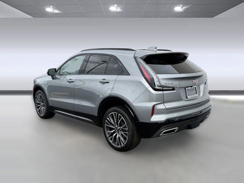Used 2024 Cadillac XT4 Sport image 3