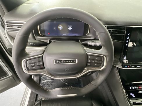 Used 2022 Jeep Wagoneer Series III w/ Premium Group I image 11