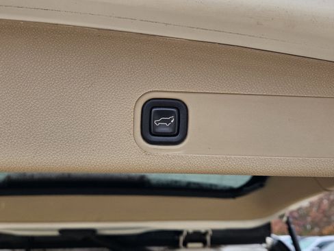 Used 2012 GMC Yukon Denali image 21