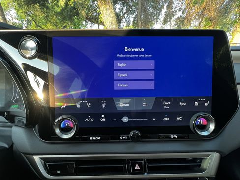 Used 2023 Lexus RX 350 w/ Cold Area Package AWD/4WD image 22