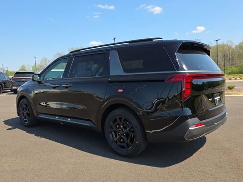 New 2026 Kia Carnival SX FWD image 3