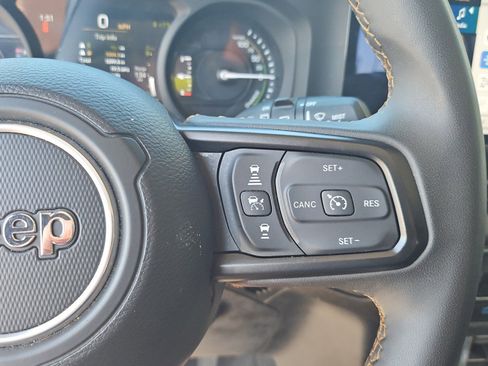 Used 2024 Jeep Wrangler Sport S image 17