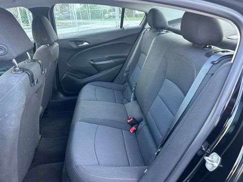 Used 2018 Chevrolet Cruze LS FWD image 17