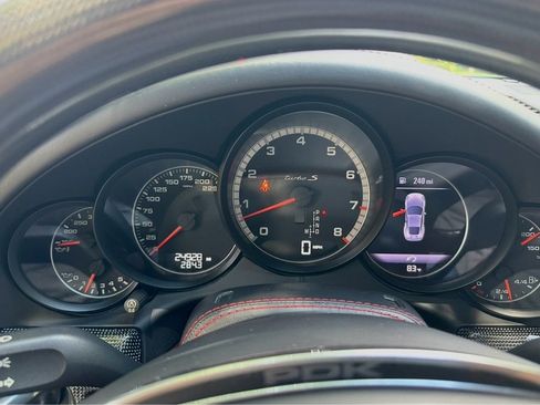 Used 2015 Porsche 911 Turbo S image 37