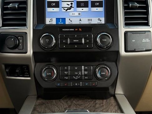 Used 2019 Ford F250 Lariat w/ Lariat Value Package AWD/4WD image 29