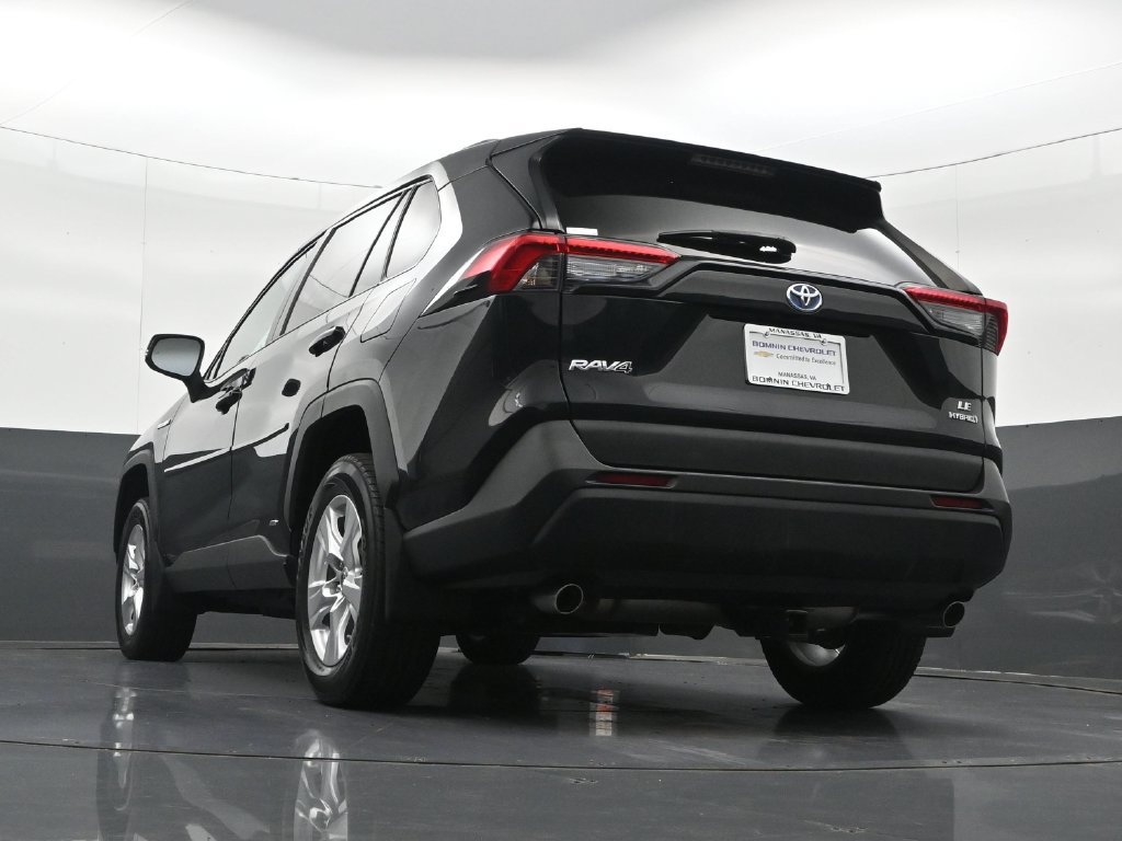 Used 2021 Toyota RAV4 LE AWD/4WD image 33
