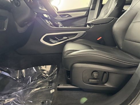 Used 2025 Jaguar F-PACE R-Dynamic S image 13