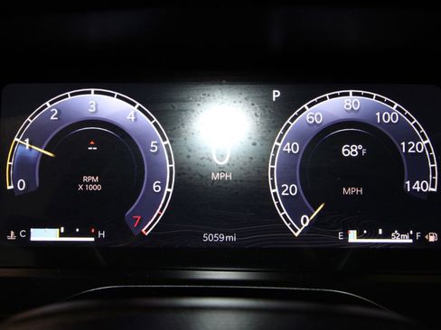 Used 2025 Jeep Grand Cherokee L Limited w/ Black Appearance Package image 11