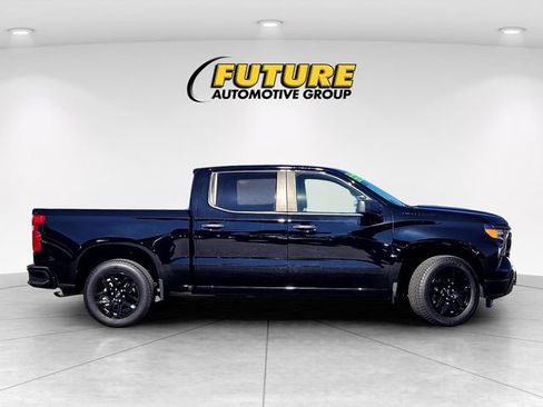 Used 2024 Chevrolet Silverado 1500 Custom w/ LPO, Dark Essentials Package RWD image 3