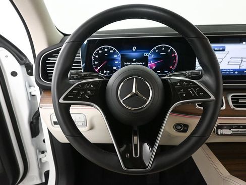 Used 2026 Mercedes-Benz GLE 450 4MATIC image 2