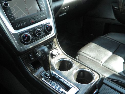 Used 2017 GMC Acadia Limited SLT image 24