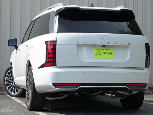 Used 2026 Hyundai Palisade Calligraphy FWD image 6