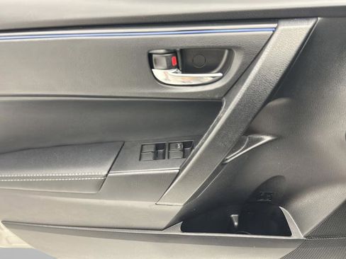 Used 2019 Toyota Corolla SE FWD image 13