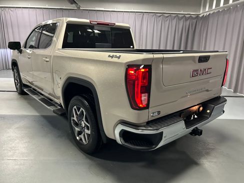 New 2026 GMC Sierra 1500 SLE image 5