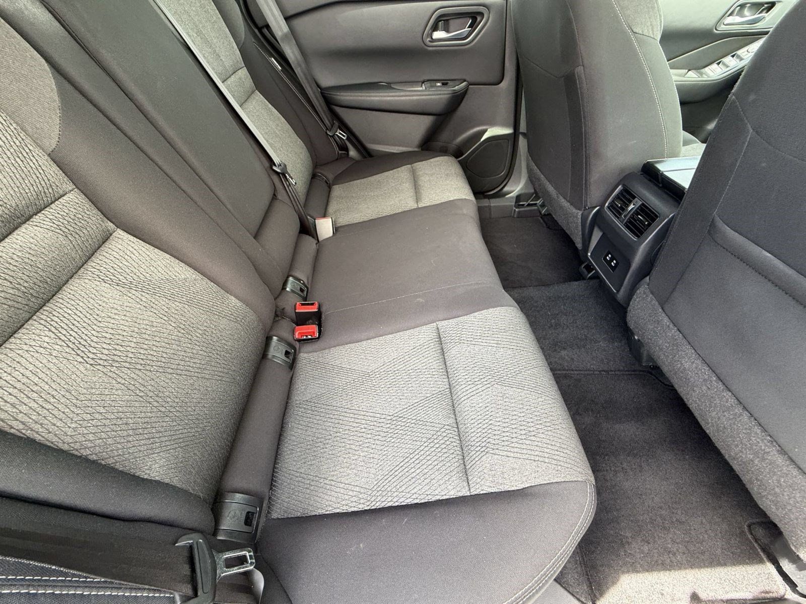 Used 2025 Nissan Rogue SV AWD/4WD image 34