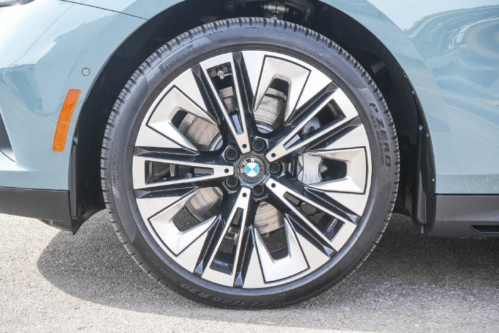 Used 2026 BMW 530i RWD image 9