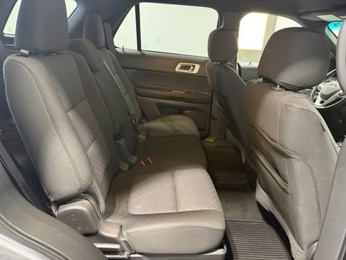 Used 2014 Ford Explorer XLT w/ Equipment Group 201A AWD/4WD image 24