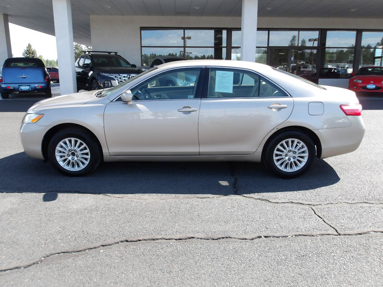 Used 2007 Toyota Camry LE FWD image 2