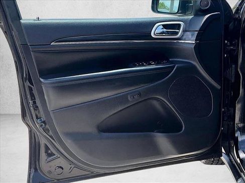 Used 2019 Jeep Grand Cherokee Limited RWD image 17