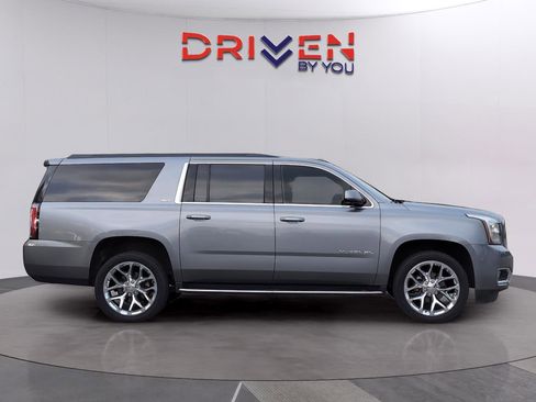 Used 2019 GMC Yukon XL SLT w/ Open Road Package image 6