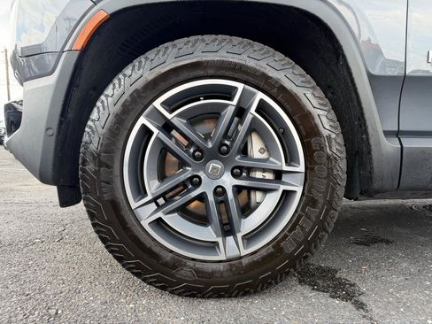 Used 2025 Rivian R1S Adventure AWD/4WD image 25