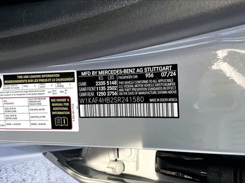 Used 2025 Mercedes-Benz C 300 4MATIC Sedan image 31