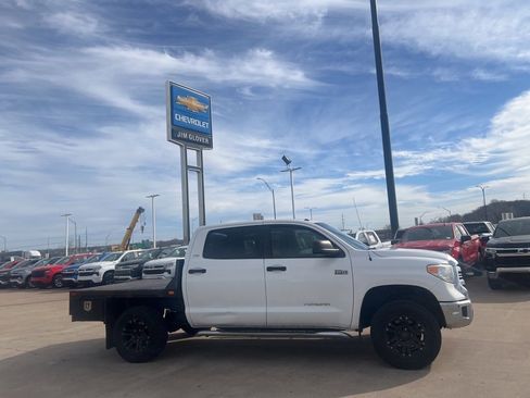Used 2016 Toyota Tundra SR5 image 10