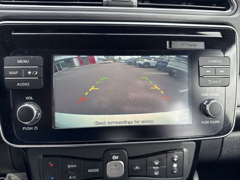 Used 2019 Nissan Leaf SV FWD image 21