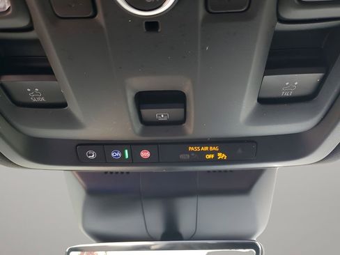 Certified 2023 Cadillac Escalade Sport Platinum w/ LPO, ONYX Package image 43