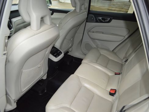 Used 2018 Volvo XC60 T6 Inscription w/ Luxury Seat Package AWD/4WD image 19