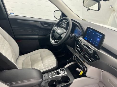 Used 2023 Ford Escape Active AWD/4WD image 24