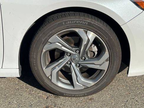 Used 2019 Honda Accord EX image 18