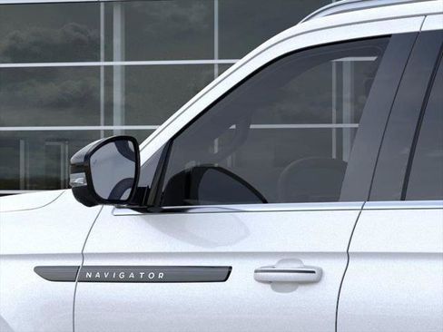 New 2026 Lincoln Navigator L Black Label AWD/4WD image 20