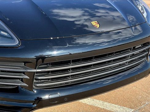 Used 2023 Porsche Cayenne Platinum Edition image 29