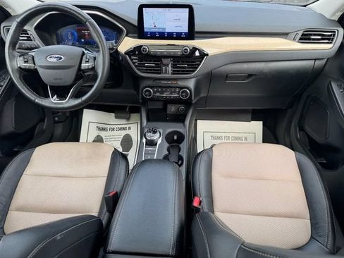 Used 2021 Ford Escape Titanium w/ Titanium Elite Package AWD/4WD image 11