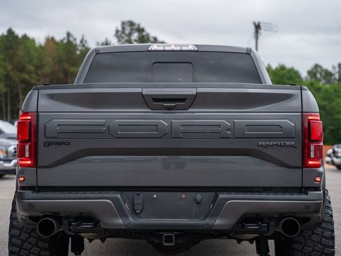 Used 2018 Ford F150 Raptor w/ Equipment Group 802A Luxury AWD/4WD image 8