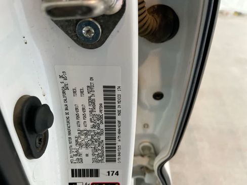 Used 2019 Toyota Tacoma TRD Sport w/ Technology Package AWD/4WD image 27