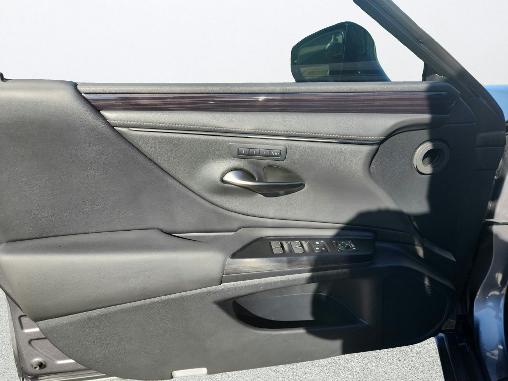 Used 2021 Lexus ES 300h w/ Premium Package FWD image 22