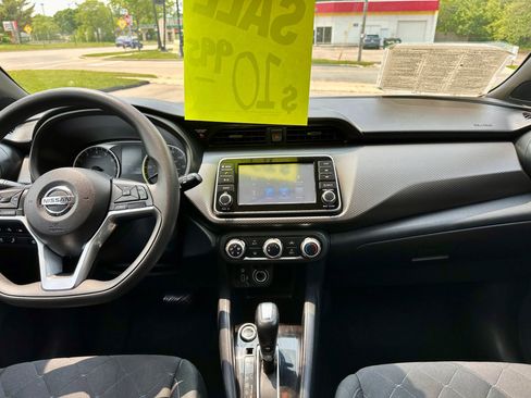 Used 2020 Nissan Kicks S image 13