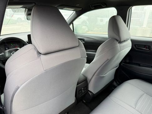 Used 2025 Toyota Corolla Cross AWD Hybrid image 23