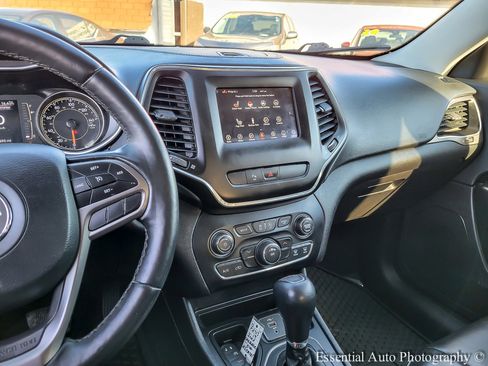 Used 2019 Jeep Cherokee Latitude Plus w/ Cold Weather Group image 20