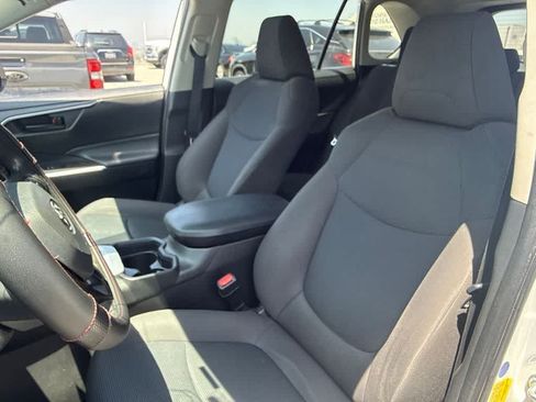Used 2020 Toyota RAV4 LE w/ All Weather Liner Package AWD/4WD image 12