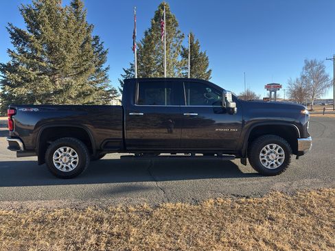 Used 2024 Chevrolet Silverado 2500 LTZ w/ LTZ Premium Package image 4