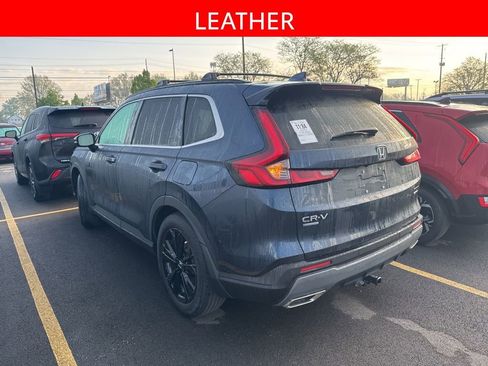 Used 2023 Honda CR-V Sport Touring image 4