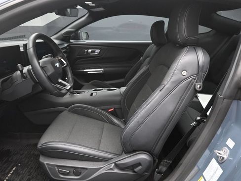 Used 2025 Ford Mustang GT RWD image 28