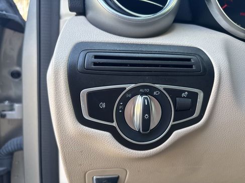 Used 2022 Mercedes-Benz GLC 300 w/ Premium Package Lite image 46