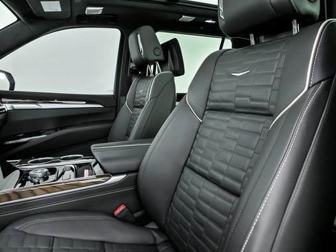 Used 2026 Cadillac Escalade Platinum Sport w/ LPO, ONYX Package AWD/4WD image 23